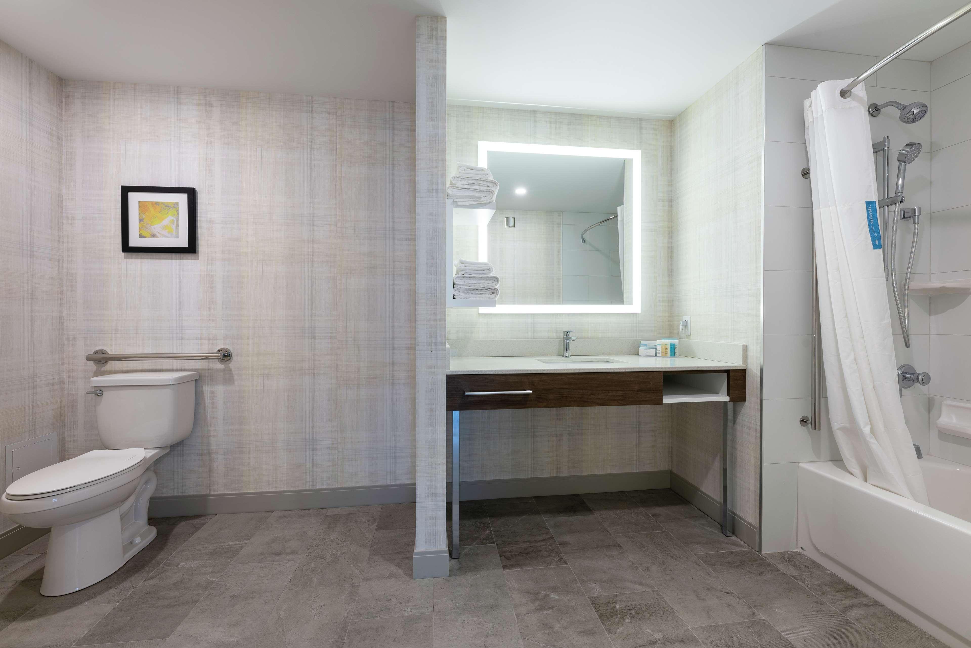Hampton Inn & Suites Charlottetown Bagian luar foto