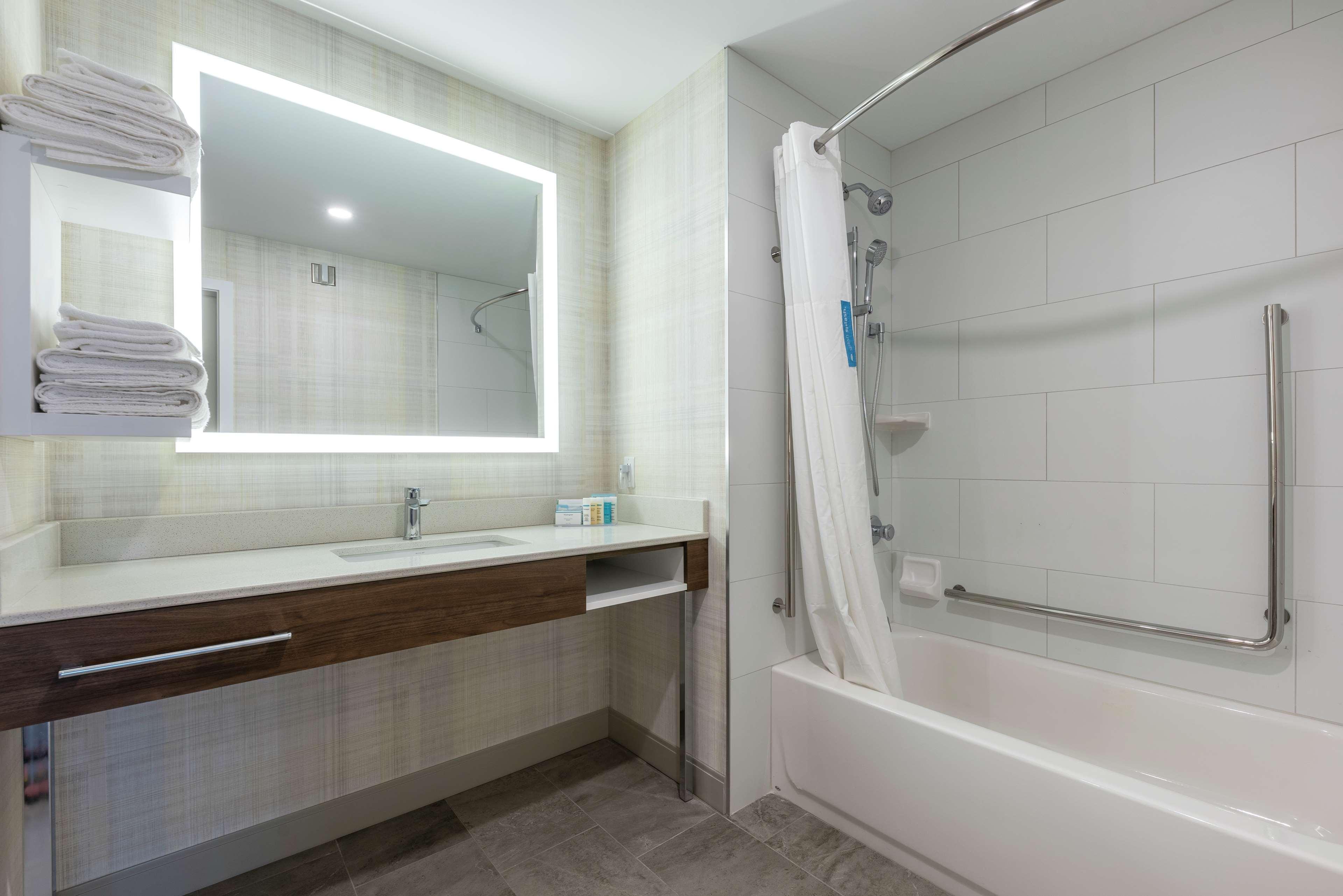 Hampton Inn & Suites Charlottetown Bagian luar foto