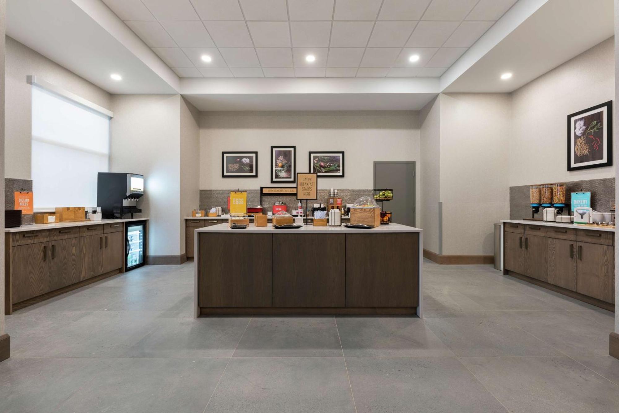 Hampton Inn & Suites Charlottetown Bagian luar foto