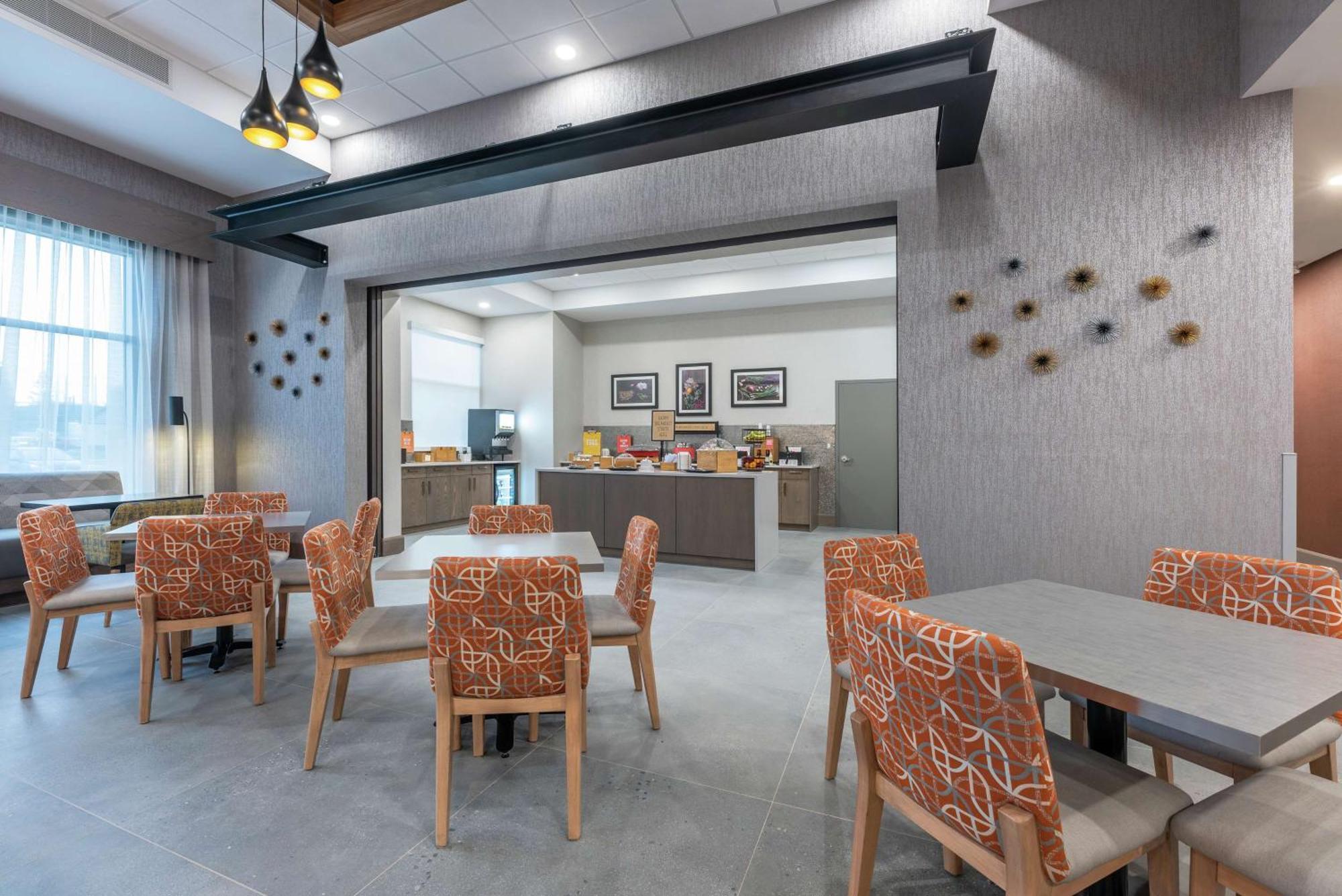 Hampton Inn & Suites Charlottetown Bagian luar foto