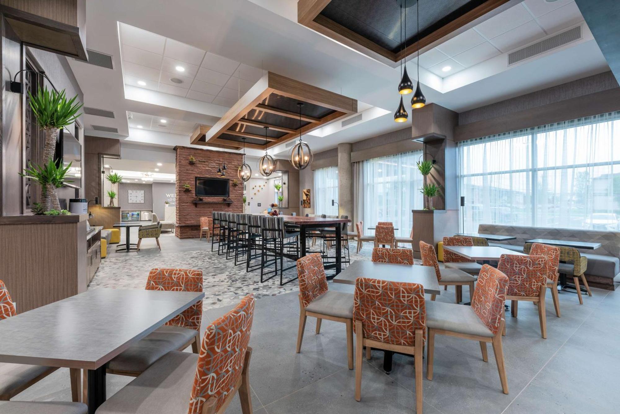 Hampton Inn & Suites Charlottetown Bagian luar foto